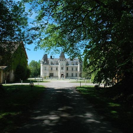 Chateau-Hotel De Nieuil Exterior photo