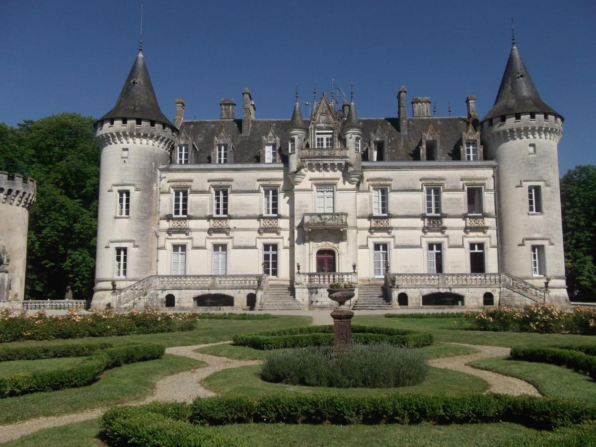 Chateau-Hotel De Nieuil Exterior photo