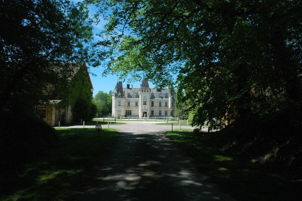 Chateau-Hotel De Nieuil Exterior photo